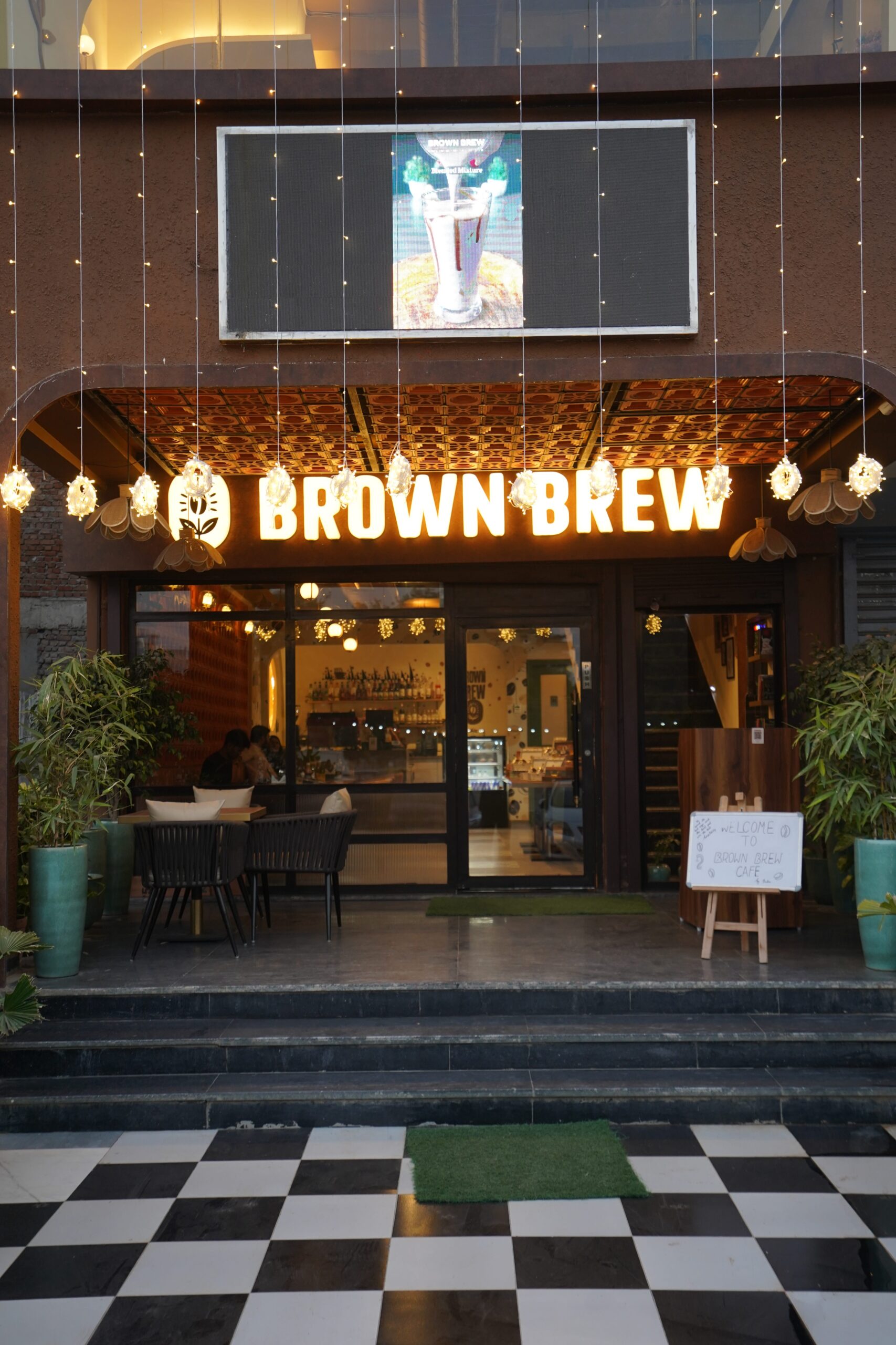 Every 5th breakfast as a gift.